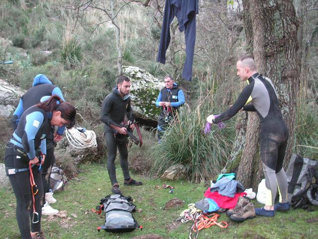 Miguel dando ordenes